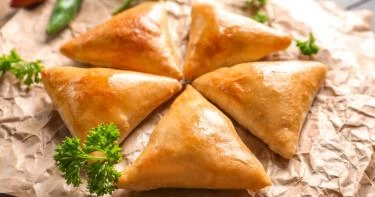 صانعة السمبوسة