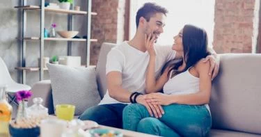 تأثير لمسات المرأة على الرجل