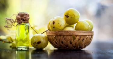 فوائد زيت الأملج للشعر