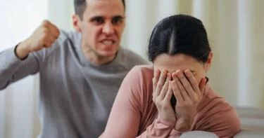هل قسوة الرجل حب