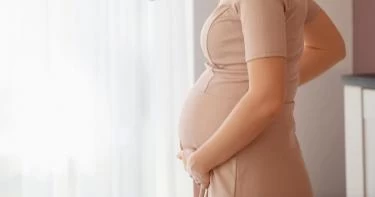 ما أسباب تغير لون البراز للحامل