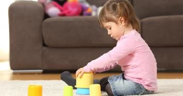 أعراض التوحد عند الأطفال في عمر ثلاث سنوات