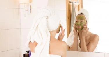 طريقة عمل مقشر الشاي الأخضر للوجه