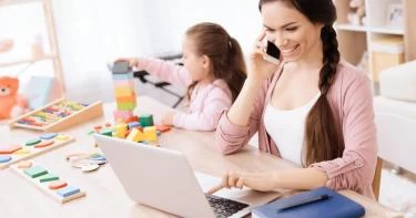 طرق تسلية الأطفال أثناء عمل الأم