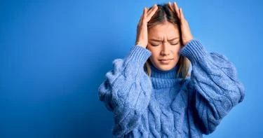 ما هي أضرار زيادة فيتامين b12؟