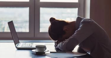 أعراض نقص فيتامين د و b12