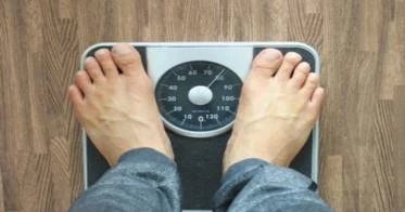 هل ينزل الوزن أثناء الدورة الشهرية؟