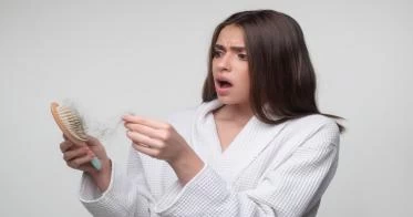 متى يكون تساقط الشعر خطير؟