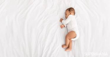 هل الطفل ينام كثيراً بعد تطعيم الشهرين؟