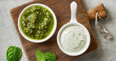 طريقة عمل سلطة الخيار بصوص البيستو