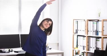 تمارين لسلامة ظهرك أثناء العمل