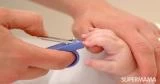 نصائح للعناية بأظافر اﻷطفال الصغار