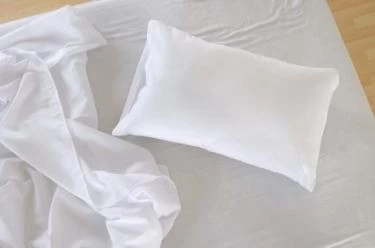 كيفية تنظيف مرتبة السرير