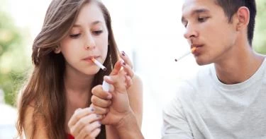 آثار التدخين على العظام