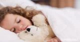 أكاذيب و حقائق حول نوم اﻷطفال