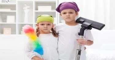 مساعدة الأطفال في ترتيب المنزل