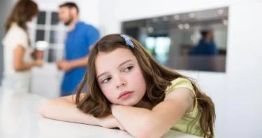 8 طرق تؤثر سلباً على صحة طفلك العاطفية