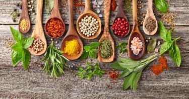 الأعشاب الطبيعية وفوائدها