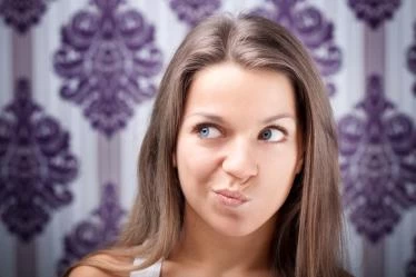 أسباب تغير الحالة النفسية للمرأة أثناء الدورة الشهرية