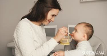 أساسيات تقديم الطعام للأطفال الرضع