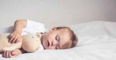 عادات الأطفال عند النوم