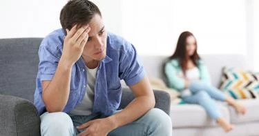 اكتئاب ما بعد الولادة عند الأب