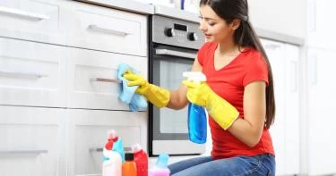 طريقة تنظيف المطبخ الخشب - خلطات تنظيف المطبخ