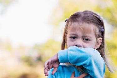 أسباب الكحه مع القيء للأطفال