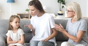 تدخل الأهل في تربية الأطفال