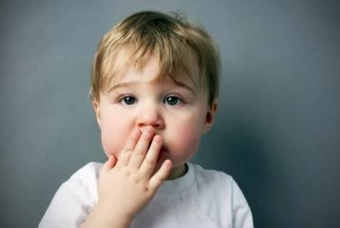 أسباب تاخر الكلام عند الأطفال في عمر سنتين