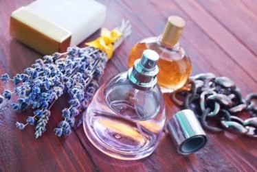 عطور مناسبة كهدايا لعيد الأم
