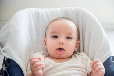 أسباب شرقة الرضيع خلال الرضاعة