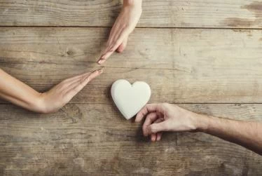 المناطق الحساسة للمرأة التي ينبغي ألا يلمسها الرجل