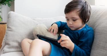 تأثير الهواتف الذكية على الأطفال