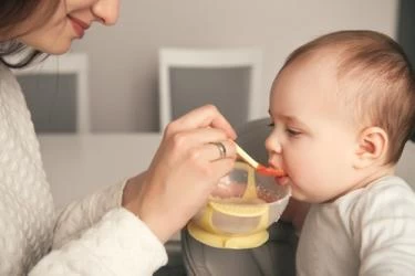 تغذية وصحة الرضع