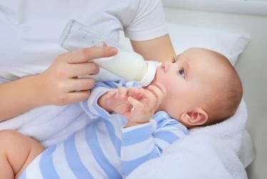 تغذية وصحة الرضع