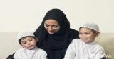10 تجارب ملهمة لسيدات عايشن الأمومة في الغربة