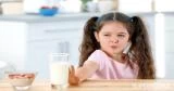 8 أخطاء تقع فيها الأم عند إطعام صغيرها