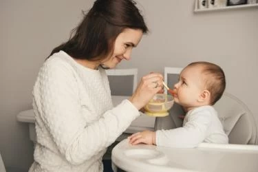تغذية وصحة الرضع