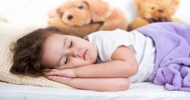 عدد ساعات النوم للأطفال في عمر العامين