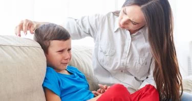كيفية التعامل مع بكاء الأطفال
