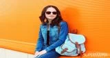 5 أفكار جديدة لموضة الجاكيت الجينز الواسع