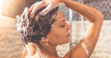 أضرار كثرة الاستحمام
