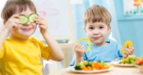 10 وجبات صحية يحبها أطفالكِ بعد عمر العامين
