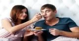 أطعمة احذري تناولها قبل العلاقة الحميمة