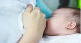لا أستطيع إرضاع طفلي إلا من ثدي واحد: ما الحل؟