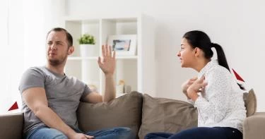 كيف أحافظ على زواجي من العلاقات الاجتماعية