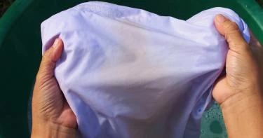 بقع ملابس الأطفال