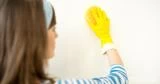 أفضل طريقة تنظيف الحوائط دون إفساد الدهانات