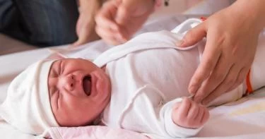 طرق مختلفة لعلاج الإمساك عند الرضع